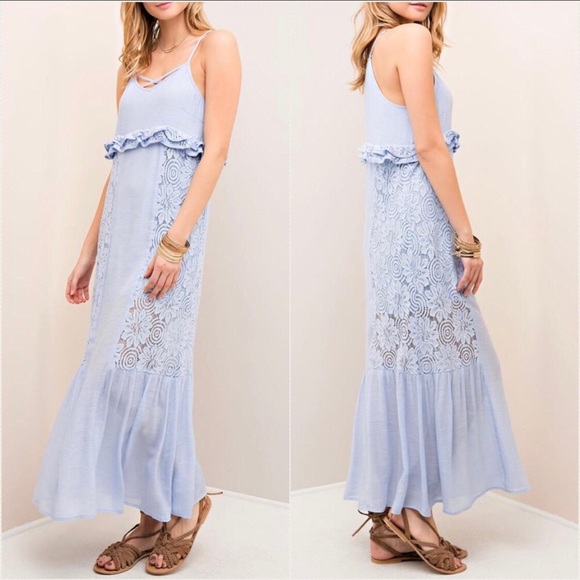 entro Dresses & Skirts - Entro lace inset racer back dress